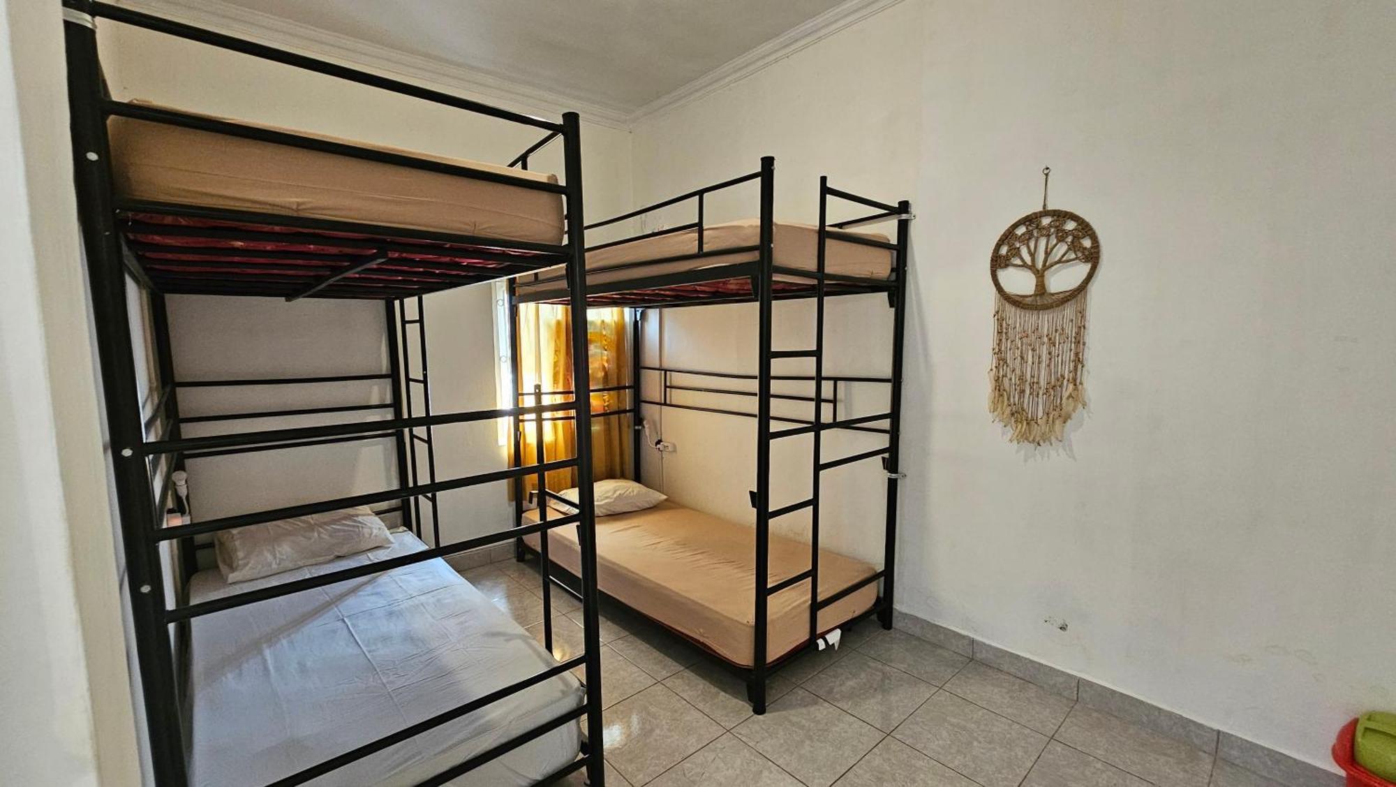 Oke Baik Hostel Yogyakarta Exterior foto